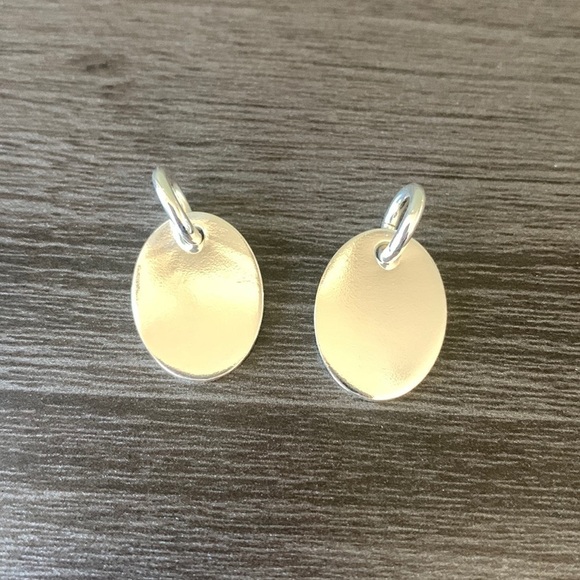 Sterling Silver Oval Engravable Pendant on Heavy Gauge Loop NWT‎ (One) - Picture 2 of 4